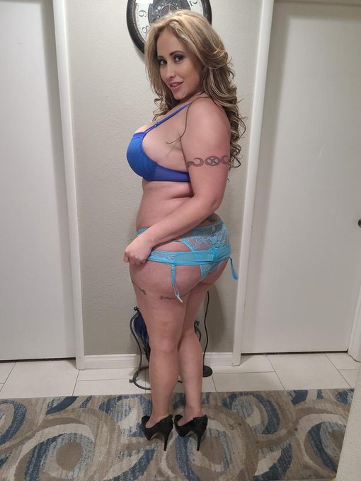 Join me inside, love.   🔥 https://t.co/UTN10rFFai 🔥 https://t.co/tC4tRxFtxZ