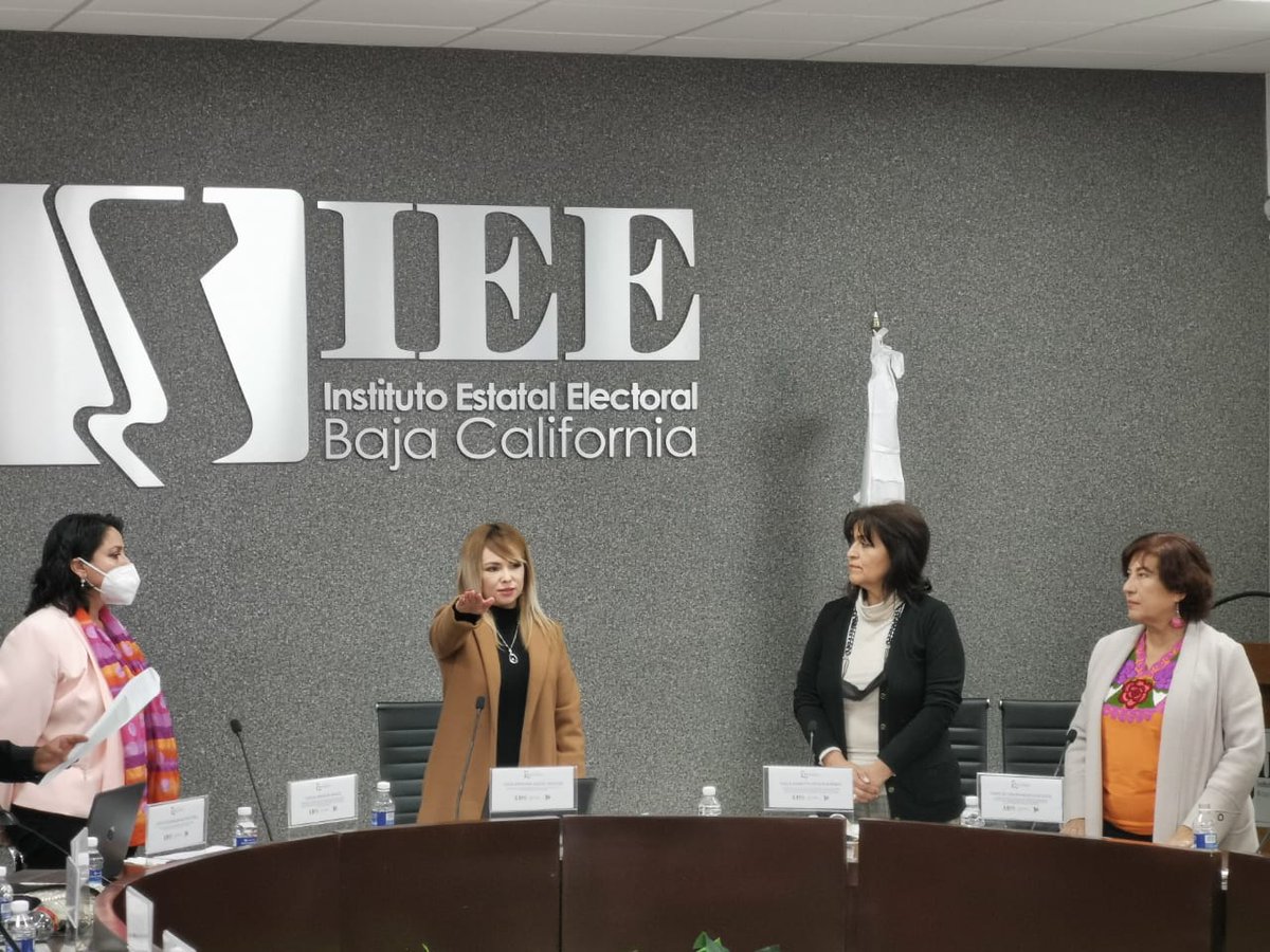 ViridianaMac1el's tweet photo. Un honor poder presidir el Observatorio de Participación Política de las Mujeres en Baja California🧐, estoy segura que con el esfuerzo y trabajo de manera transversal seguiremos fortaleciendo la agenda de género.💪#OPPMBC @oppmujeresbc https://t.co/rH6YOTg5Gp