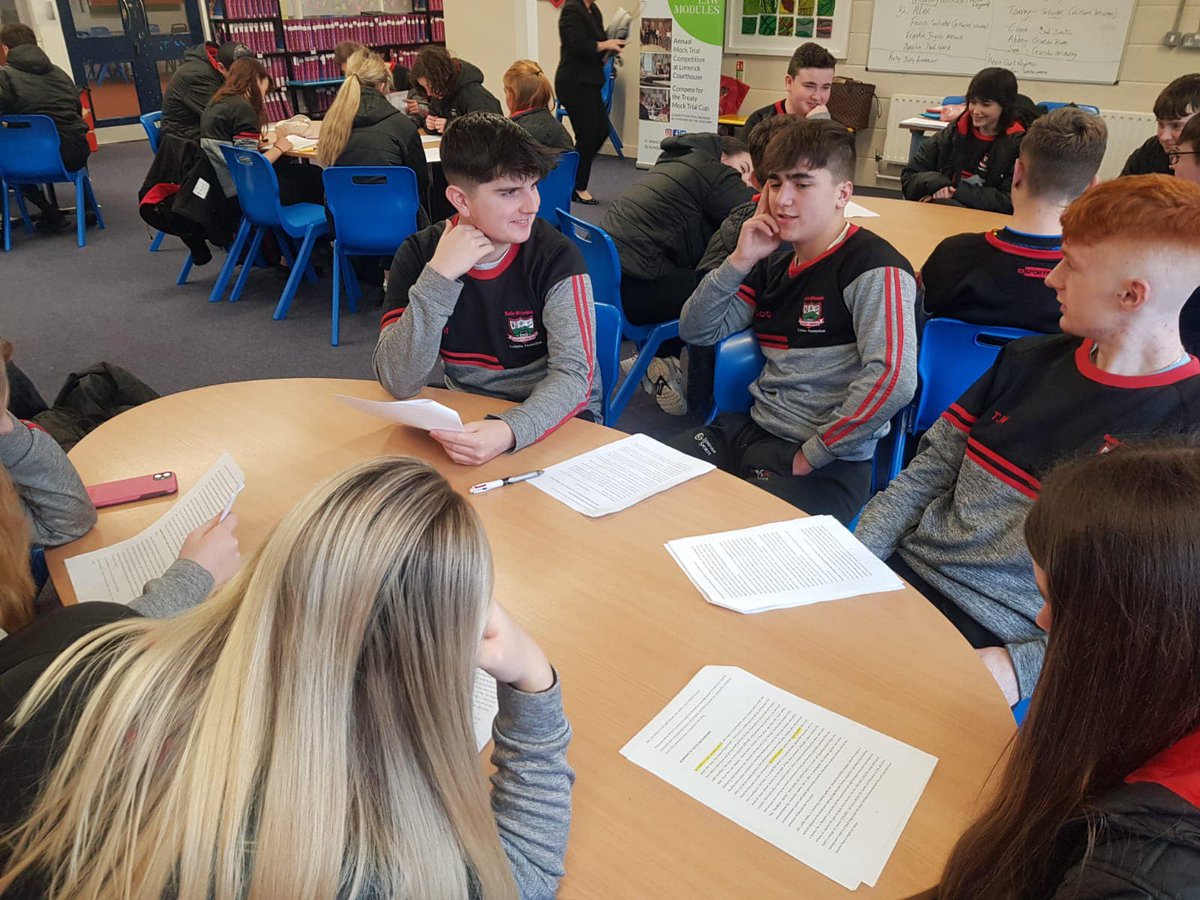 CFionnchua's tweet photo. Transition Year students took part in a very informative workshop recently - Law Modules. Students learned about how to become a lawyer, about the Irish legal system and they got to take part in a mock trial. #TYactivities #brightfutures https://t.co/FjsRjRO6OG