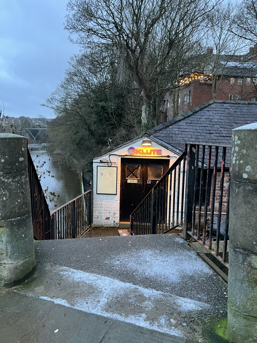 hloo123a's tweet photo. Let it snow ❄️🌨🤍 #Durham https://t.co/hEOHgVQRLz