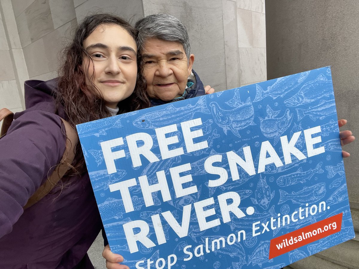 The day before her 80th birthday, abuelita came with me to the #breachthedams march on Olympia for salmon & orca protection. She agrees we must #FreeTheSnakeRiver & #StopSalmonExtinction! To support the freeing of #SnakeRiver, Take Action Here 🌊🐟🌲: bit.ly/3H65h4V