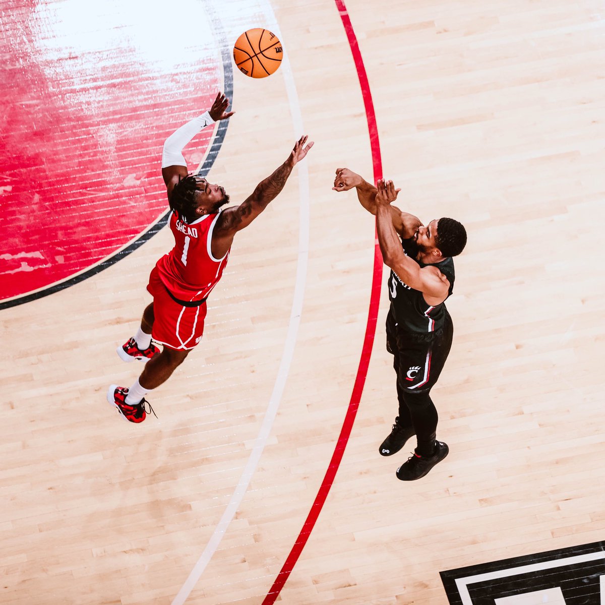 Ethan_Harrison6's tweet photo. Lately. #TheHighs
•
•
@GoBearcatsMBB https://t.co/hsyv57IJDP