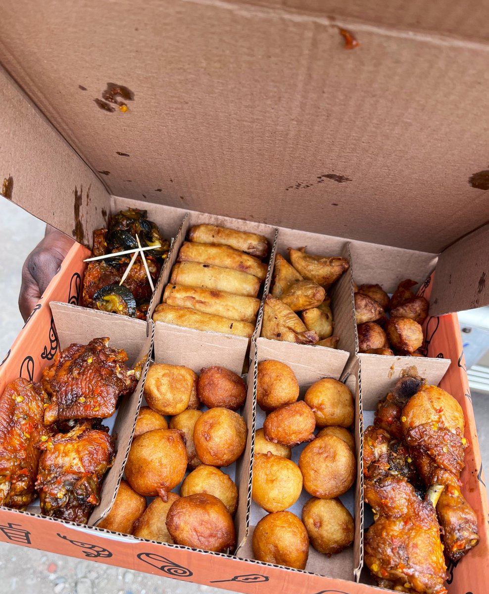 cocktailsNchops's tweet photo. Thank you all sooo much for all your small chops orders today 😊🙏🏾

We hope for more tomorrow 😁

We will all be proud of our Green Passport again!
#GetYourPVC 
#CVChops 
#BBTitan https://t.co/KvffdnFOAi