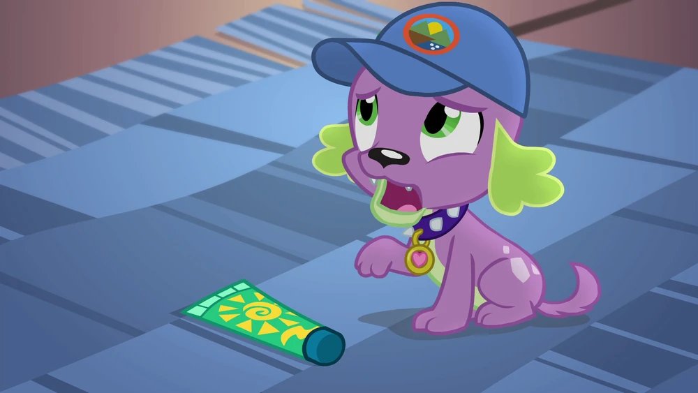 Trijosh1's tweet photo. Spike wearing a freaking hat is just too much for my heart man. Can you ever stop being adorable?! #MyLittlePony #EquestriaGirls #EquestriaGirlsLegendsOfEverfree #EGLOF #Spike https://t.co/wmaQN3pZtS