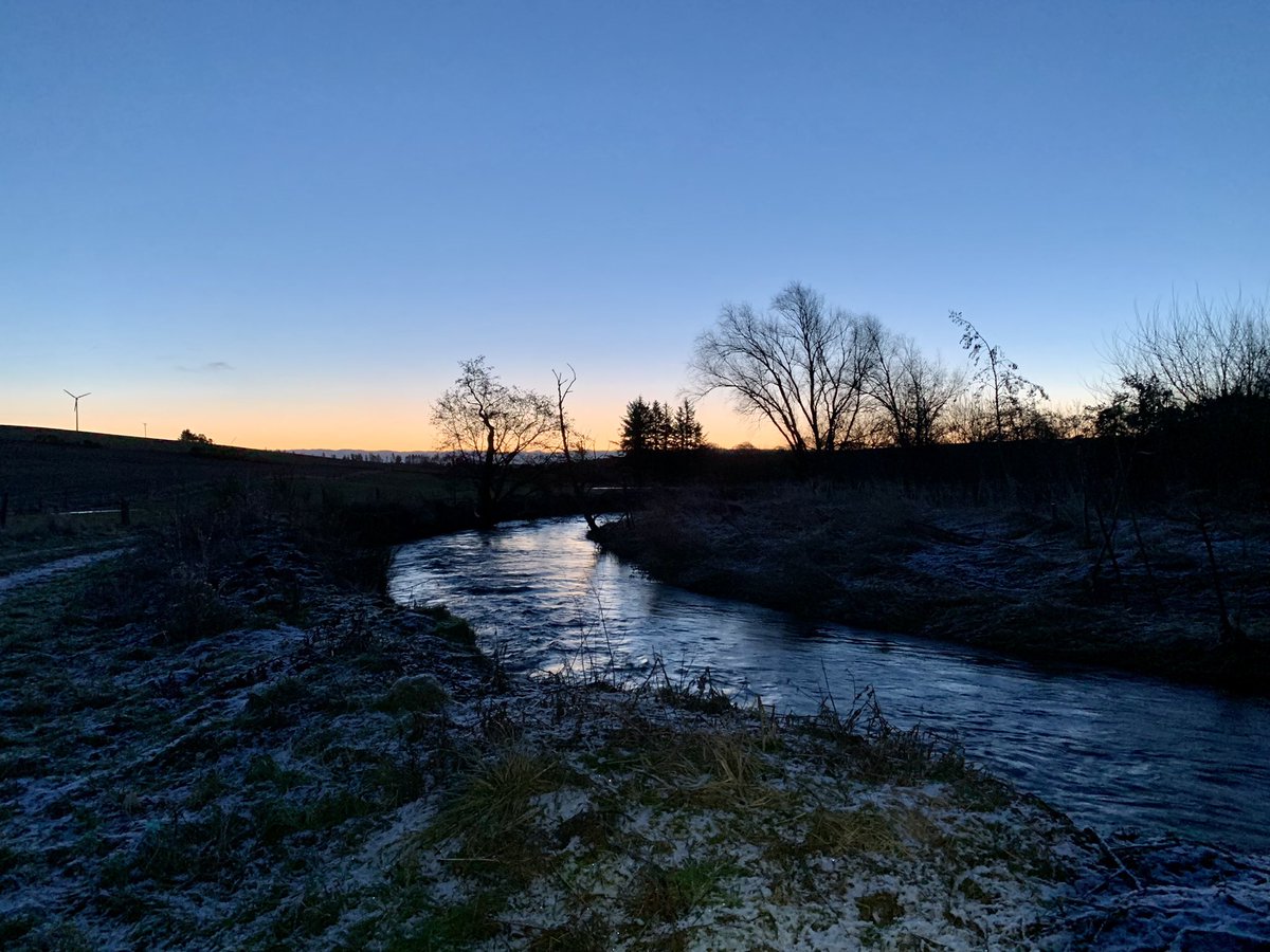e_macdonald2's tweet photo. It might have been cold this morning but it makes for a beautiful dog walk #aberdeenshire https://t.co/fUMNKbEO5M