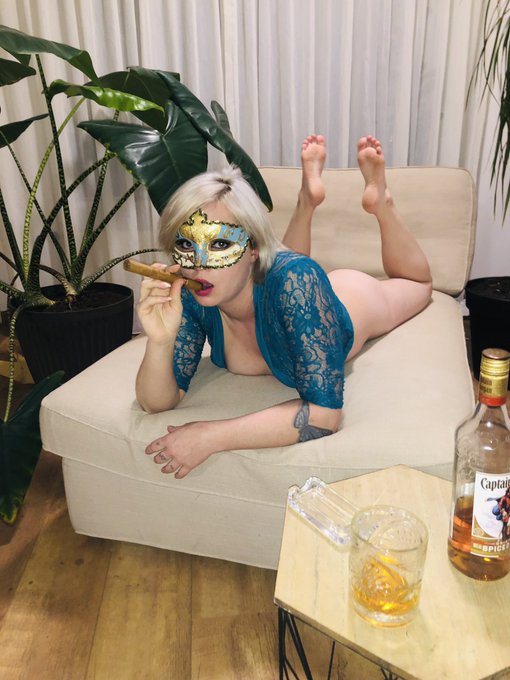 I was thinking of how my evening was going&hellip;&hearts;️ I think I&rsquo;m missing something😏💦 can you help me😍🤤 https://t