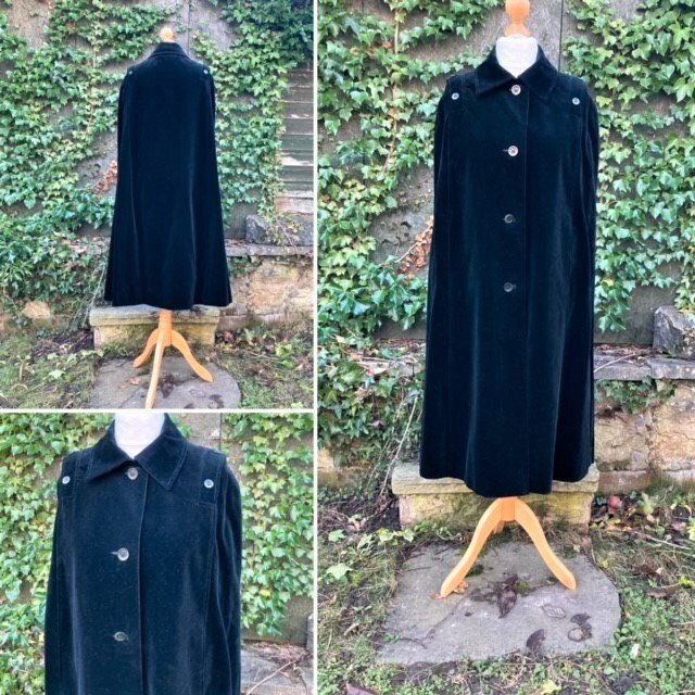 ginminvin's tweet photo. New Listing #etsy.com/uk/shop/GINGERMINTVINTAGE #1970sCape #BlackVelvet #VintageCape , M. Vintage Midi Length Cape/Poncho . #Gothic #Vamp #LongBlackCape. #EveningCape #BohoWitch #VelvetCloak https://t.co/YqbAInN2Rh https://t.co/92niI1jtpq