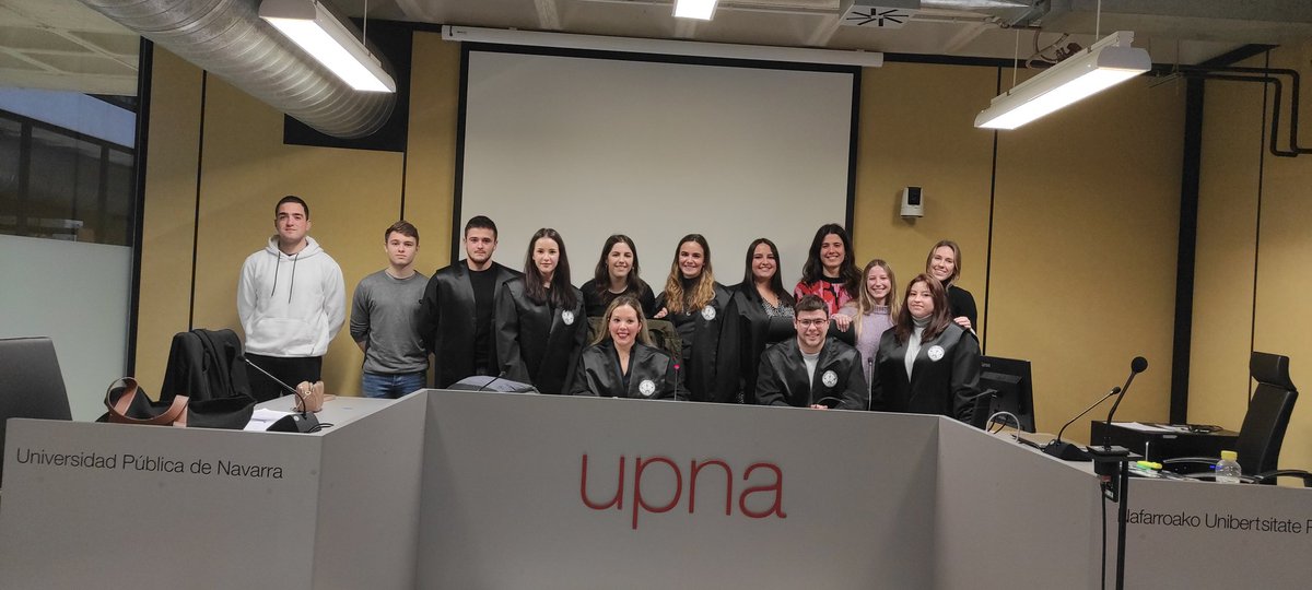 leticiajerico's tweet photo. Magnífica sesión de simulación de juicio en el módulo de procesal penal del Máster Universitario en Acceso a la Abogacía, coordinado por @FCCJJUPNA, @unavarra y @MICAPinforma. Metodologías docentes activas para la formación de futuros/as letrados/as. https://t.co/2RzEEOyLYW