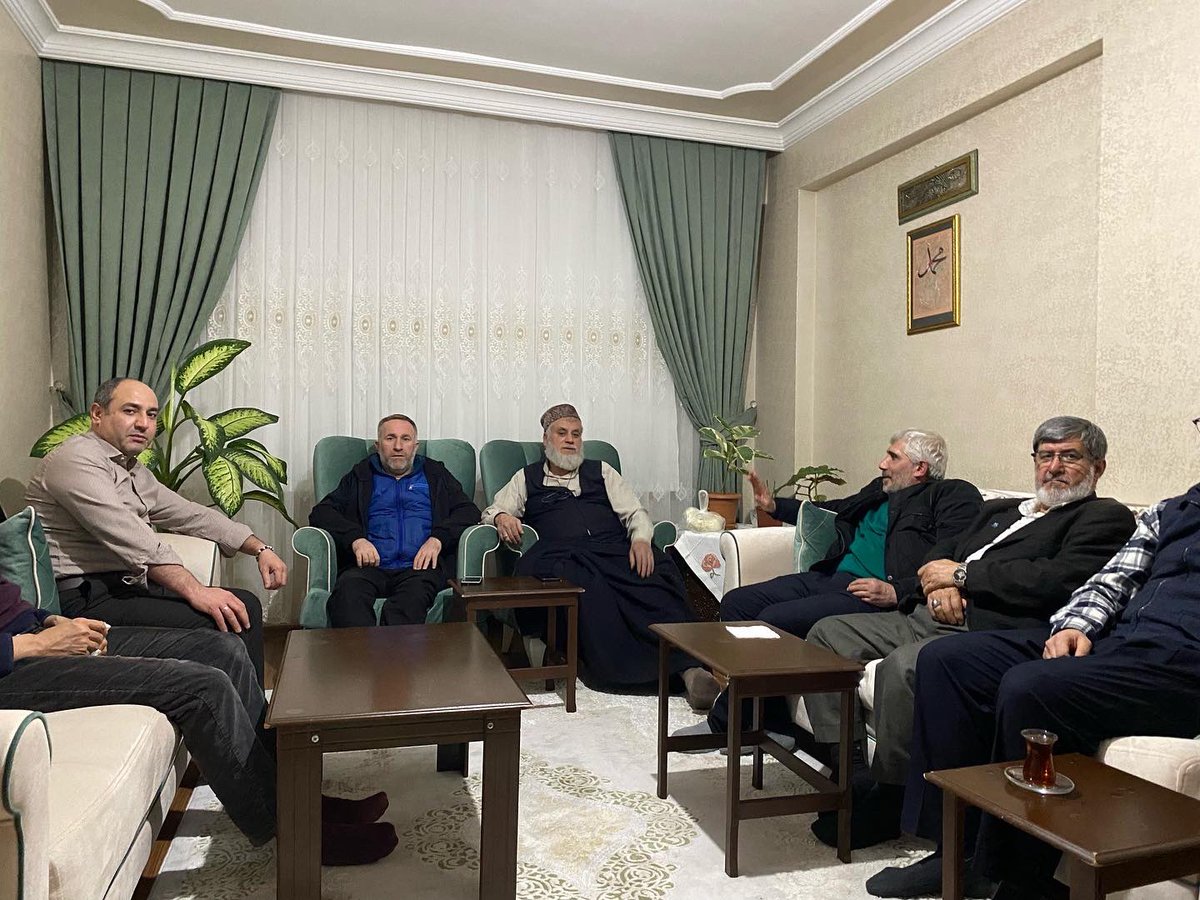 agddulkadiroglu's tweet photo. Bu hafta ilçe başkanımızın evine misafir olup Toplantımızı icra ettik. Rabbim hayırlı işlerde yardımcımız olsun inşallah. https://t.co/0WgoWKMiHd