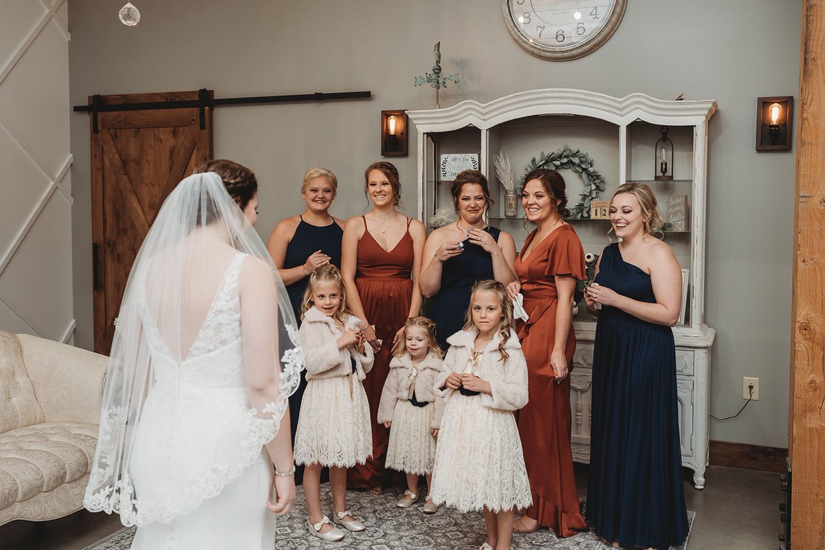 mengerink1's tweet photo. Me: "I'm not an ugly crier" 
Also me in my sisters wedding photo: https://t.co/D1Q4nQSEK0