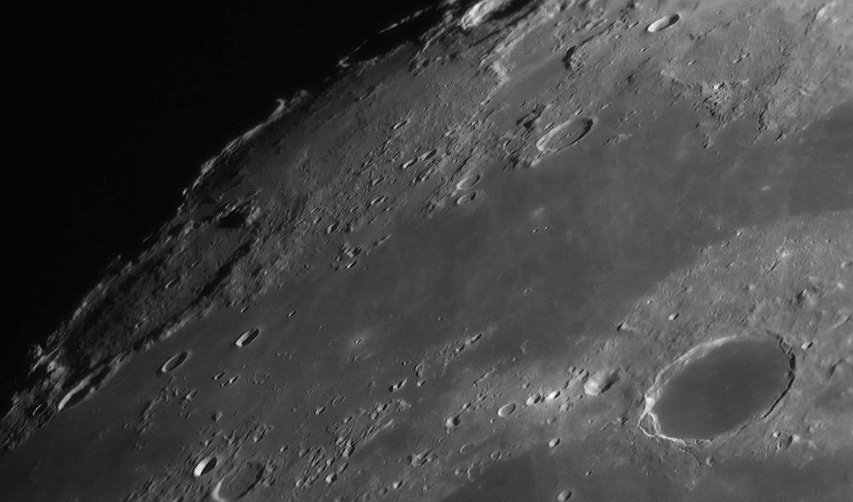 nvcchr's tweet photo. Plato, Bliss og Fontenelle lunar craters and Mare Frigoris. Taken with a color cam, the red channel shown.
#lunar #blurxterminator #moon #solarsystem #UNIVERSE #astronomy #Astrophotography #astrophoto #photography #PHOTOS #sky #skynight #nightsky #backyard https://t.co/hvzDRBKPWJ