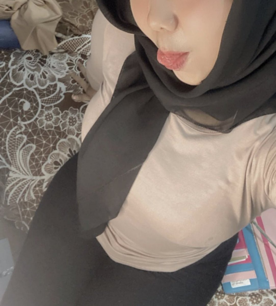uZB8wHhE5u1RSyW's tweet photo. ใครเงี่ยนยังไม่นอน รีทวิต ทักมาคอลเสียว😋 https://t.co/mz2lHnAHSc