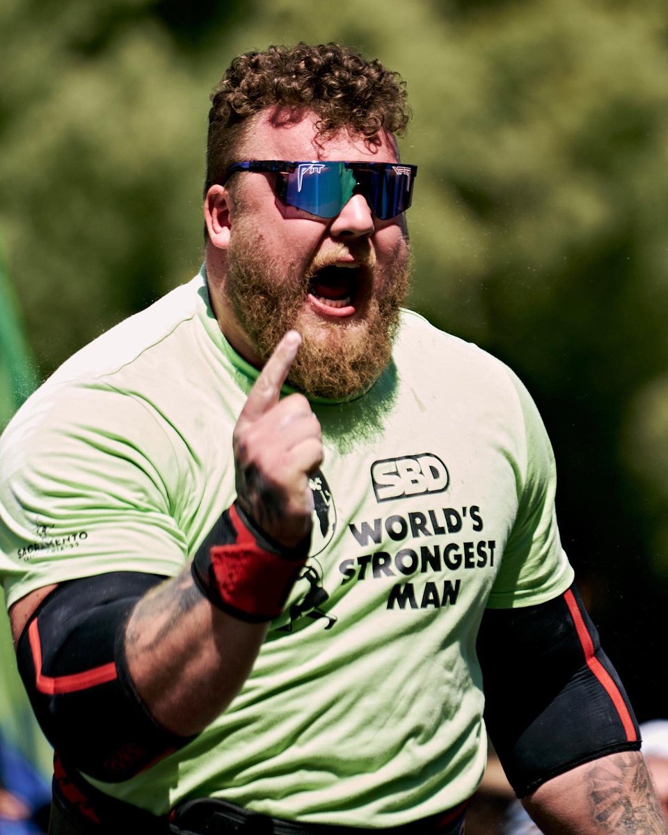 WorldsStrongest tweet picture
