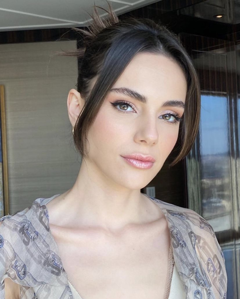 Akşam akşam büyülendik 🤍🧿

#YağmurTanrısevsin