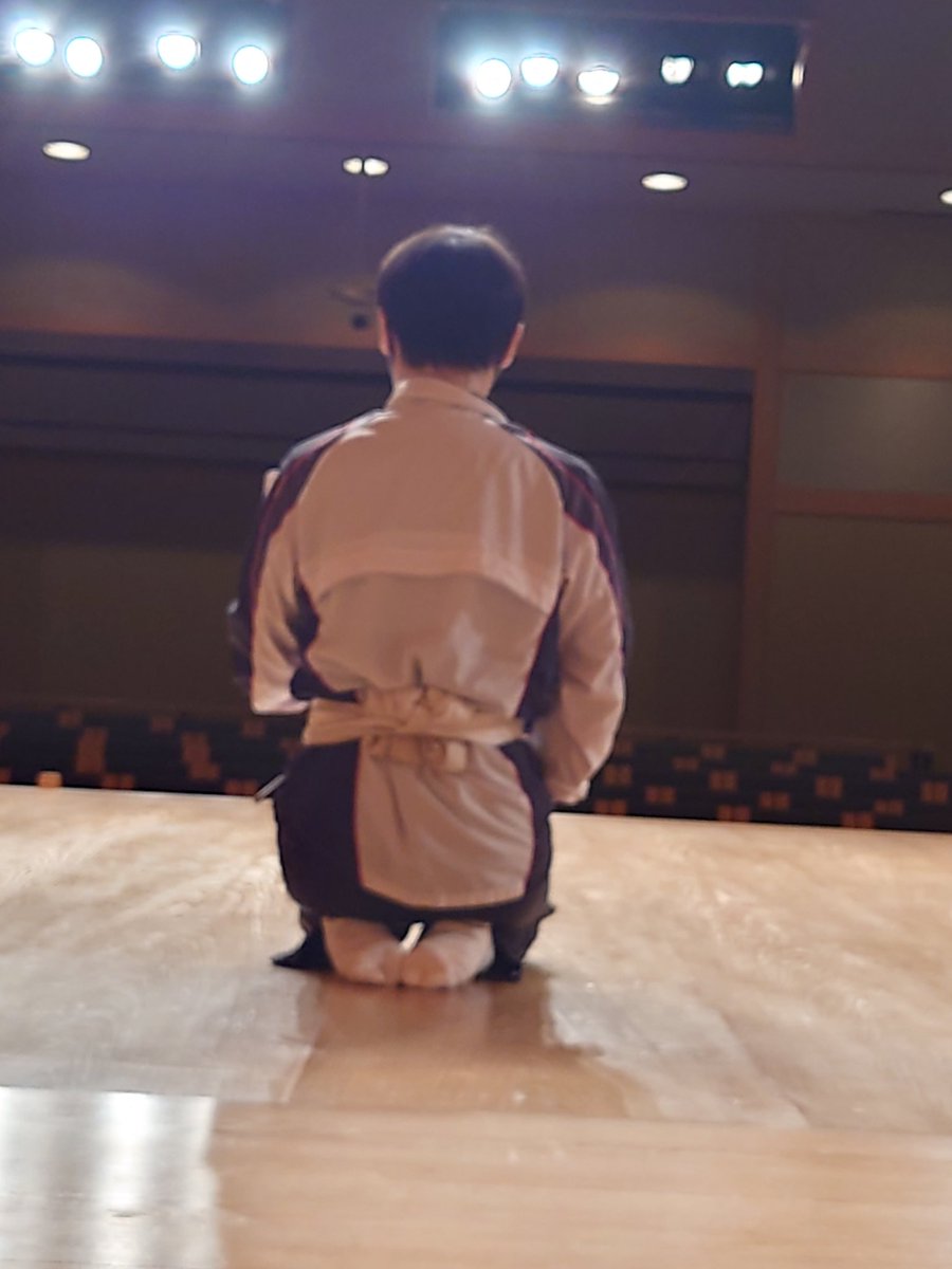 狂言男師 響 の熱がまだ冷めない。保志総一朗さんは稽古中、ストイック、真面目、職人肌という印象。しかし本番の「やぴぃ👋」で最初の印象が一気に覆る。ユーモア溢れる方でした✨心より感謝申し上げます🙇
#狂言男師 
#保志総一朗 
#キラ・ヤマト 
#狂言
#伝統芸能
#声優
#一般社団法人善竹狂言会