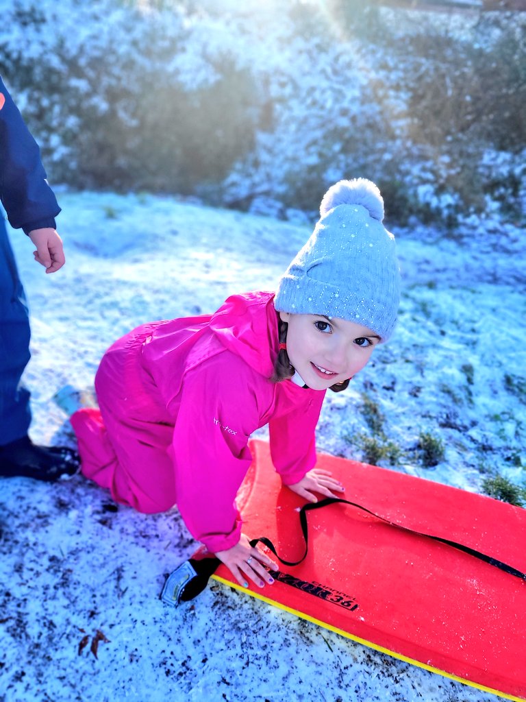 MorayPrimary1's tweet photo. Mrs Tulloch brought her plastic sledge and Boogie Board in! We had great fun slinging down 'Moray Mountain' in the Eco Garden. Great turn taking everyone! ❄️🛷😍 #GrossMotorSkills #Balance #Independence #SharingAndTurnTaking #SocialSkills https://t.co/kDmD8SsP7P