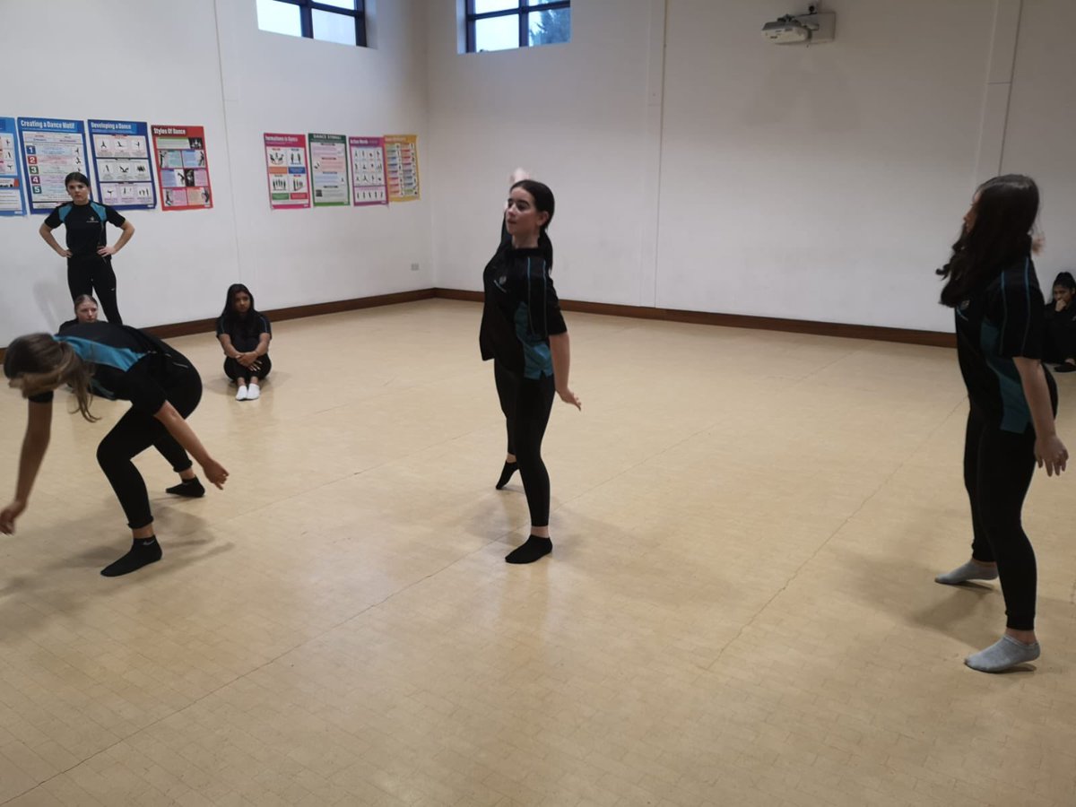Our Year 10/11 BTEC Performing Arts students had the pleasure of working with Charlotte from <a href="/northern_school/">Northern Ireland School of Barbering</a> as part of their CAT outreach programme. Students involved have now been emailed further information about the open taster day on 11th February. 🎭🩰 #contemporarydance