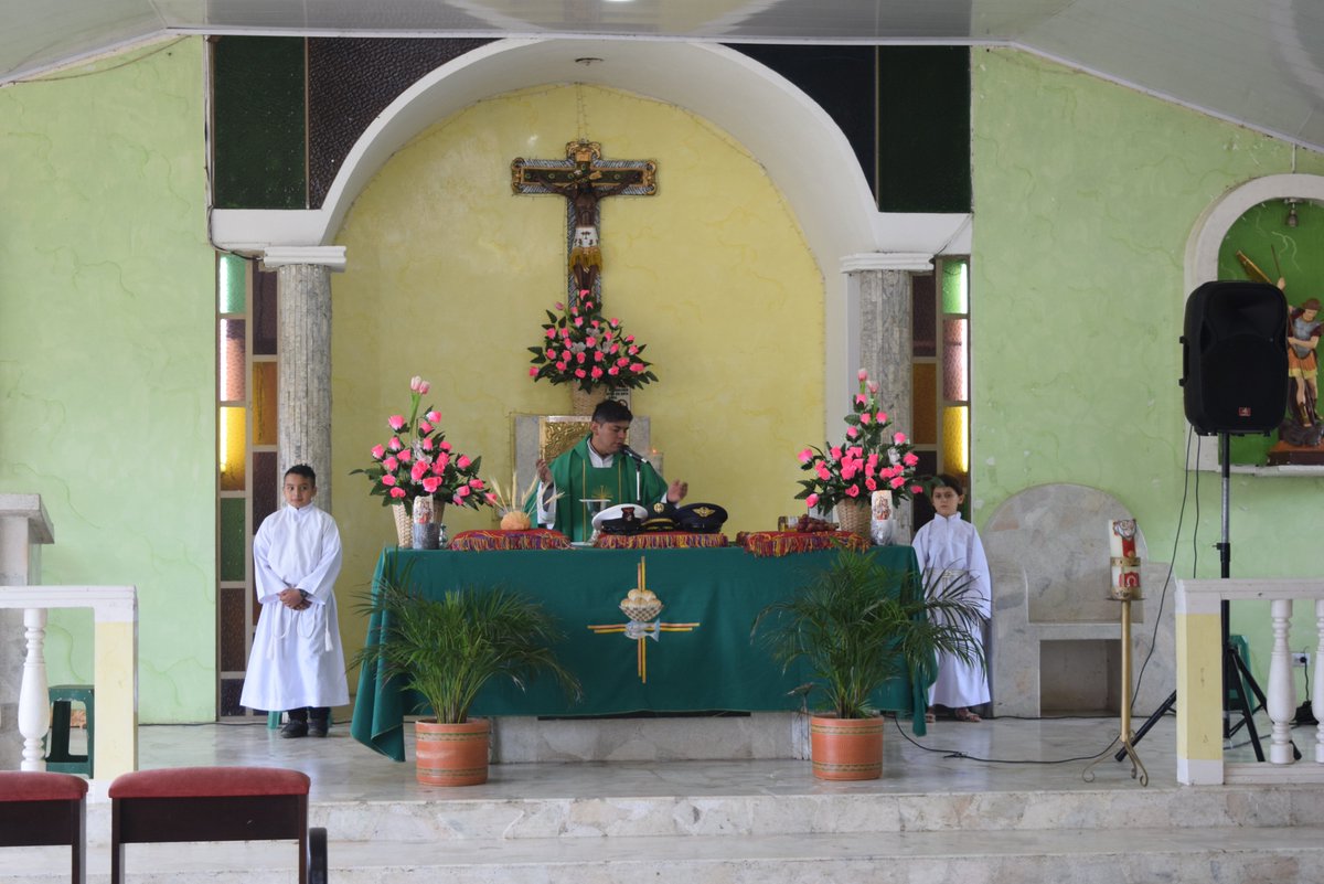 CCON3_FFMM's tweet photo. El #CCON3 en el Fuerte Militar de Larandia #Caquetá celebro la eucaristía, este 15 de enero de 2023,  en la capilla San Miguel Arcángel pidiendo por nuestros nuestros soldados y sus familias.

#PatriaHonorLealtad #PorNuestrosSoldados https://t.co/gz7jifgips