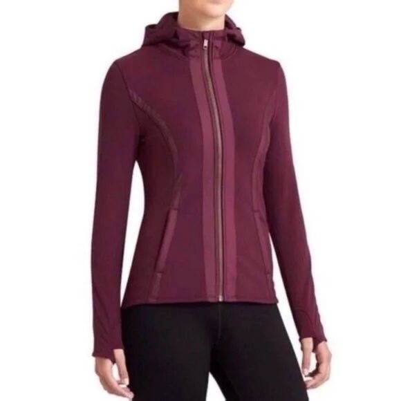 TerrellBacon4's tweet photo. So good I had to share! Check out all the items I'm loving on @Poshmarkapp from @corvo2178 @irieseas #poshmark #fashion #style #shopmycloset #timeandtru #tegopro #athleta: https://t.co/XotNaxeZm8 https://t.co/LLpL1nE6ED