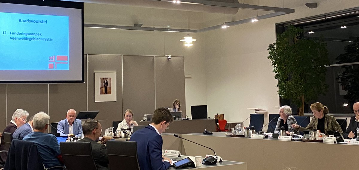 Bos_VVD's tweet image. Vanavond spreken we in de Algemene Raadscommissie van #Weststellingwerf o.a. over de funderingsaanpak in het Friese #veenweidegebied. Zorgen bij insprekers die er mee te maken hebben en nog veel vragen bij de raadsfracties. #fundering