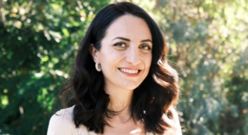 CastingNetworks's tweet image. In this Get to Know the Casting Director, we chatted with Gohar Gazazyan (#TheWalkingDead #TheComeyRule #OrphanBlackEchoes #Parish) who gave us an insight into how she works — including a window into casting the heartwarming HBO Max series #Julia castingnetworks.com/news/get-to-kn…