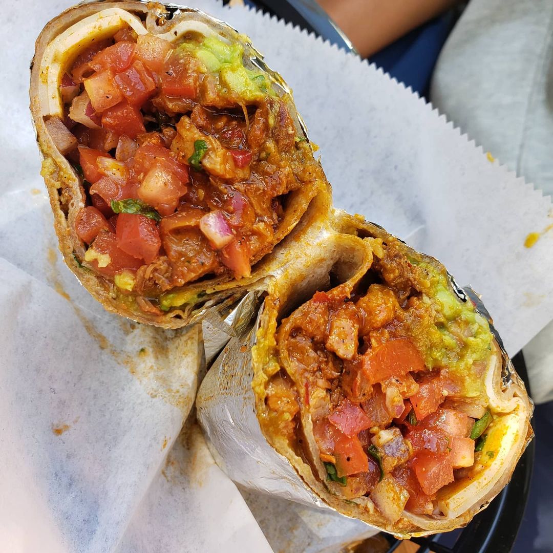 A punch of flavor in every bite!
Order yours now: ow.ly/zAeC50LEaY7
#UnderdogsTres