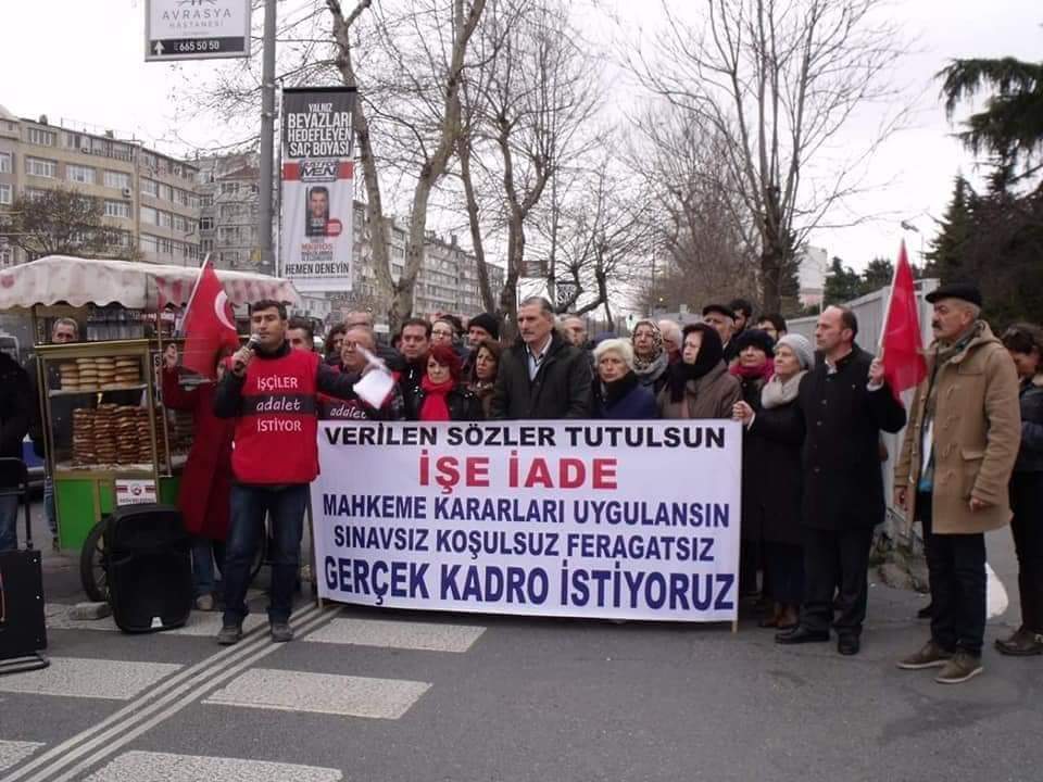 Verilen sözler yerine gelmedi ya;
İşçi sınıfını aldatmanın yada kandırmanın hesabını vereceksiniz
Sandıkta tıpış tıpış ayağımıza geleceksiniz
Alma işçi sınıfının ahını dedik ya anlamadınız
Kamuda ve belediyelerde 
Rızkımızı emeğimizi haklarımızı örmezden geldiniz
#yaKADROyaMEYDAN