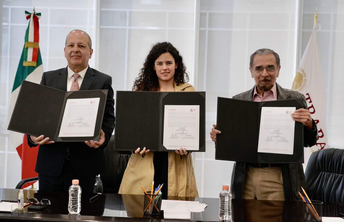 LuisaAlcalde's tweet photo. Celebramos el acuerdo alcanzado entre @Telmex y el sindicato de @Telefonistas con la mediación de la @STPS_mx, a través del cual, se garantizan pensiones dignas para los futuros trabajadores y al mismo tiempo, permite la viabilidad financiera de la empresa. https://t.co/LqDjMi5zYB