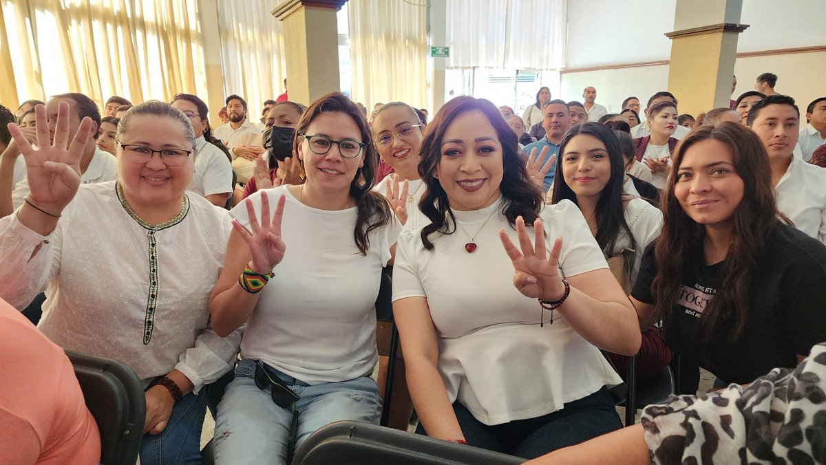 GranCampeche's tweet photo. ¡Para que siga la transformación! #EsClaudia #Campeche #LaGranFamilia #LaGranFamilaMoena https://t.co/itD3A1lmlA