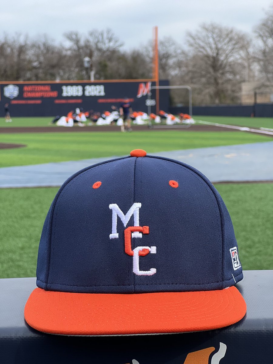 We might have missed National Hat Day yesterday, but we wanted to show off our new but old school lid that honors our 1983 National Championship! 40 years ago, led by Coach Rick Butler, the Highlanders won our 1st ⁦⁦<a href="/NJCAA/">NJCAA</a>⁩ National Championship! #McLennanFamily ⁦