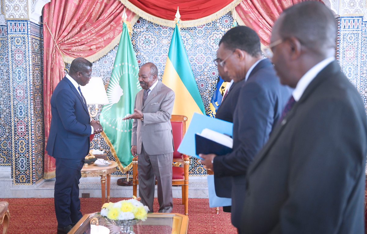 Le <a href="/PresidentABO/">Ali Bongo Ondimba</a> s’est entretenu ce jour au Palais Rénovation, avec S.E.M. <a href="/Prof_DJFrancis/">Prof.David J Francis (Minister of Foreign Affairs)</a>, MAE de la  de Sierra Leone, porteur d’un Message de <a href="/PresidentBio/">Barram</a>, Président de la République de Sierra Leone, à son homologue gabonais.

📸 Pour plus de photo…