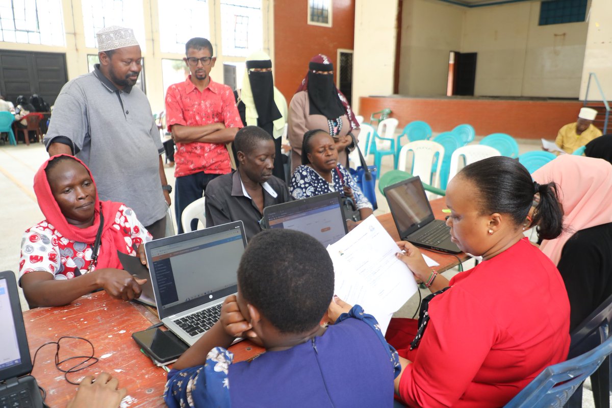 SubcountyAdmin's tweet photo. FINALLY! Today, led by Acting CO @DevolutionMomb1 Ms Justina Mwikya we, alongside the Inspectorate & Public Service Board Staff, appeared for physical Verification & biometric data capture, bringing to a close the Countywide exercise.
#StaffVerification #SCACO #Inspectorate https://t.co/3hb1xiuYGL