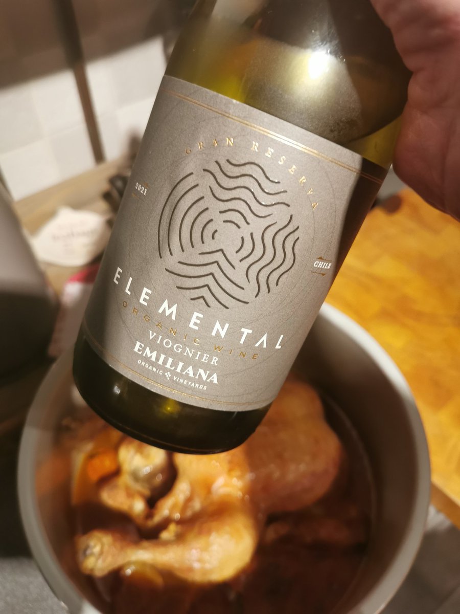 Slow cooked whole chicken and #Viognier.
Perfect match
#wine #wineandfood