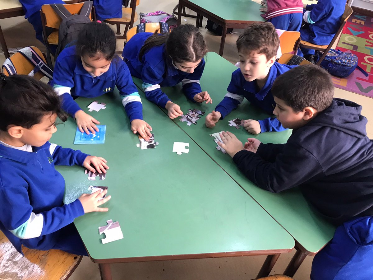RHHS_Elementary's tweet photo. BE1C learners joined puzzle pieces to recognize the form and function of different systems... #finding_out #systems_in_the_community
@RHHS_Saida https://t.co/Fh304SOi5l