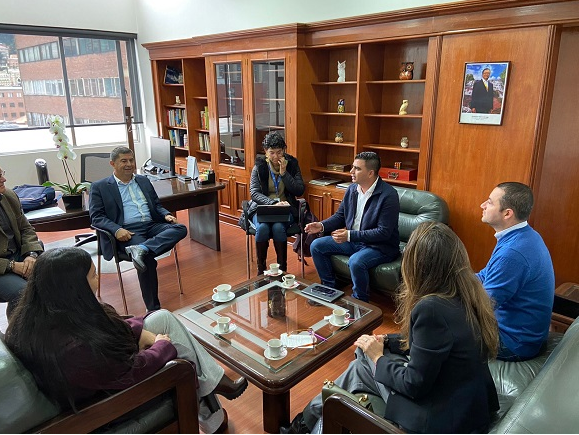 CLAD_Org's tweet photo. #NotiCLAD #Colombia: Fedemunicipios y Función Pública acuerdan crear Mesa de trabajo para la formalización laboral: https://t.co/kTyqg0DVtV Vea más Noticias de los Países Miembros del @CLAD_Org en https://t.co/0UfYqJqwvU https://t.co/OEkulaNmxF