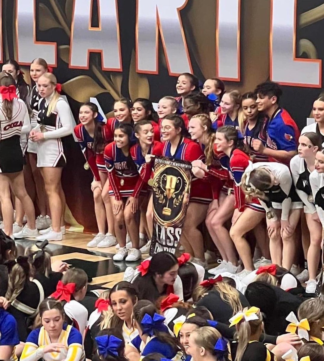 CreteCheer's tweet image. Heartland competition✅✅
-Class B Gameday Champions! 
-Class B Overall Champions! 
A good start to our competition season, time to get back to work before state! #riseup ❤️💙❤️💙