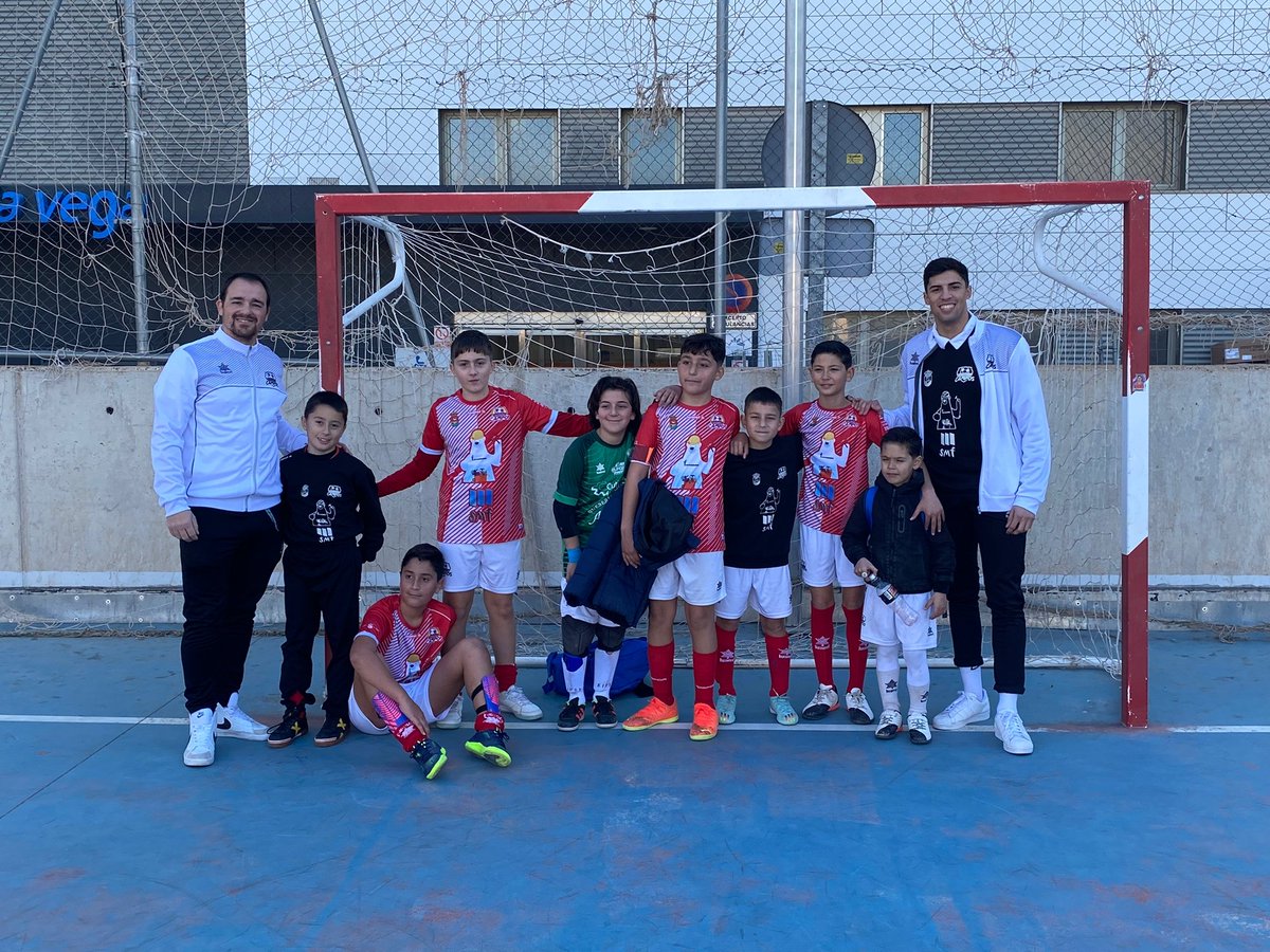 Nuestros peques vuelven a la competición después del parón navideño.El equipo Alevin consigue un empate a 2 contra el <a href="/CDMURCIA_FS/">CD MURCIA FS</a> mientras que los Benjamines ganaron al <a href="/intermurciafs/">INTER MURCIA FUTSAL</a> por un resultado de 4 a 1.Enhorabuena a todos👏⚽️
<a href="/Ayto_Campos/">Ayuntamiento Campos Del Río</a> <a href="/muleo1/">muleño</a> <a href="/Pedro_Lison/">Pedro</a> <a href="/Juaan_gp/">Juan García</a>