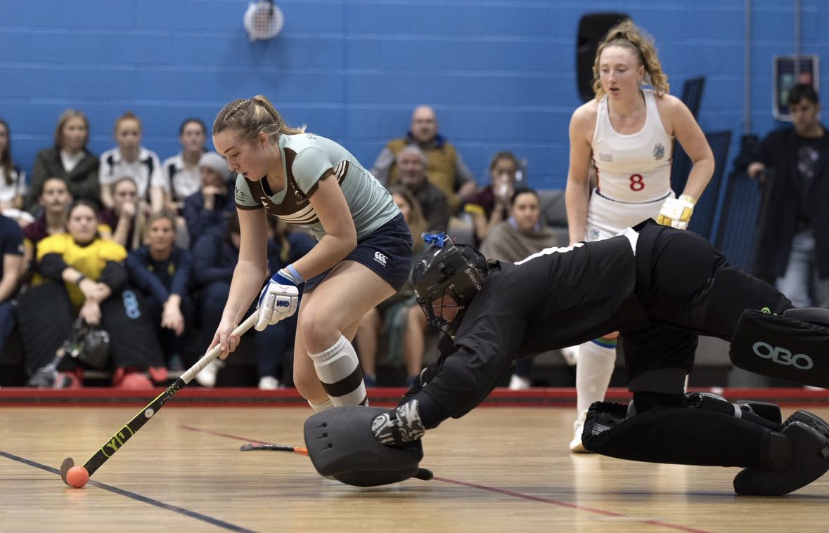 📸 Some amazing photos of our U18 girls from the Indoor National Finals last week. 

Thank you to the brilliant <a href="/AdyKerry/">Ady Kerry QEP</a>