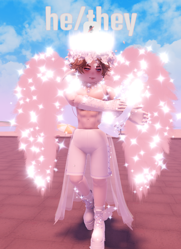 CallMehOliver_'s tweet photo. remade him! i think you can tell i upgraded from a chromebook to a laptop in the span of a year.. so many sparkles now..
#royalehigh #royalehighoutfit #rh #royalehighremake https://t.co/G4haG8CXwg
