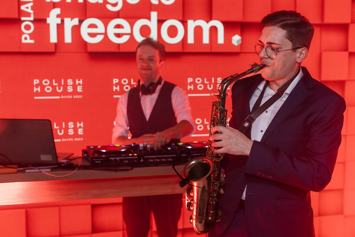 Polish House Davos tweet media