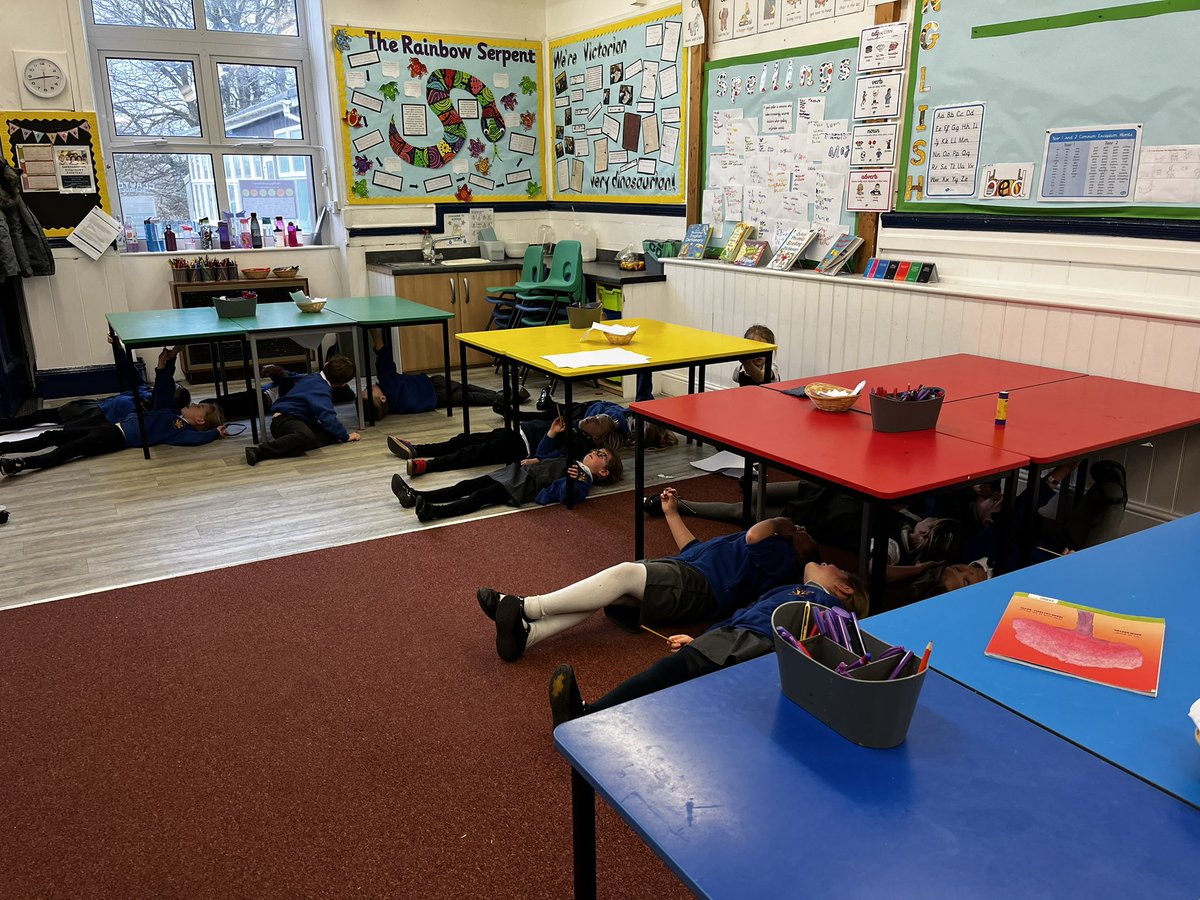 ClawtonSchool's tweet image. Squirrel class have been learning about the #inspiringchangemaker Frida Kahlo. The class were in awe of Frida’s art style and the fact that she had to create it while laying down due to her injuries. We investigated this technique and produced some incredible pieces! 🎨