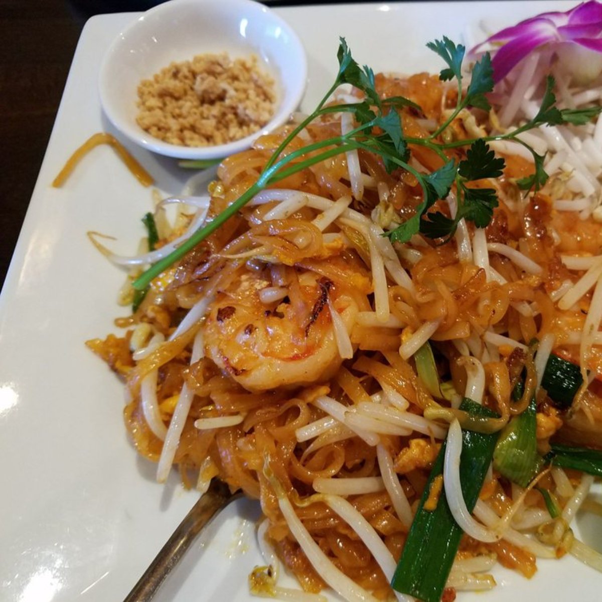 Weerathai's tweet photo. Whether you're in the mood for our popular shrimp pad thai or other tasty Thai dishes, we've got you covered. Join us for a satisfying order today. https://t.co/IKS2H41h8e