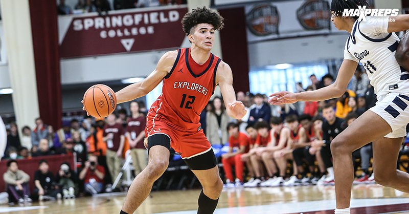 MaxPreps's tweet photo. No. 10 Columbus beats No. 20 Sierra Canyon at the buzzer on game-winner from Malik Abdullahi. ⏰

✍️: https://t.co/9bHK43kr6q https://t.co/a1o1sQJqfx
