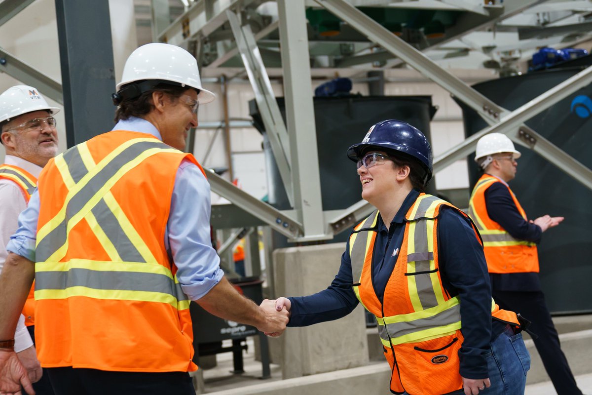 JustinTrudeau's tweet photo. Around the world, people are buying more and more clean tech, like electric vehicles. Canada has what it takes to meet that demand: Critical minerals, like the ones processed at @Vital_Metals in Saskatoon, and – most importantly – talented workers, like the ones we met today. https://t.co/FT3b3jD1ml