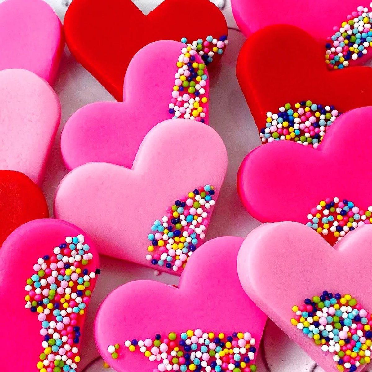You can never have too much red, too much pink, or too many sprinkles for Valentine’s Day! ❤️💖 #candyhearts
.
.
.
#marzipops #marzipan #candy #vegan #vegancandy #glutenfree #sweettreats #vegetarian #candies ...