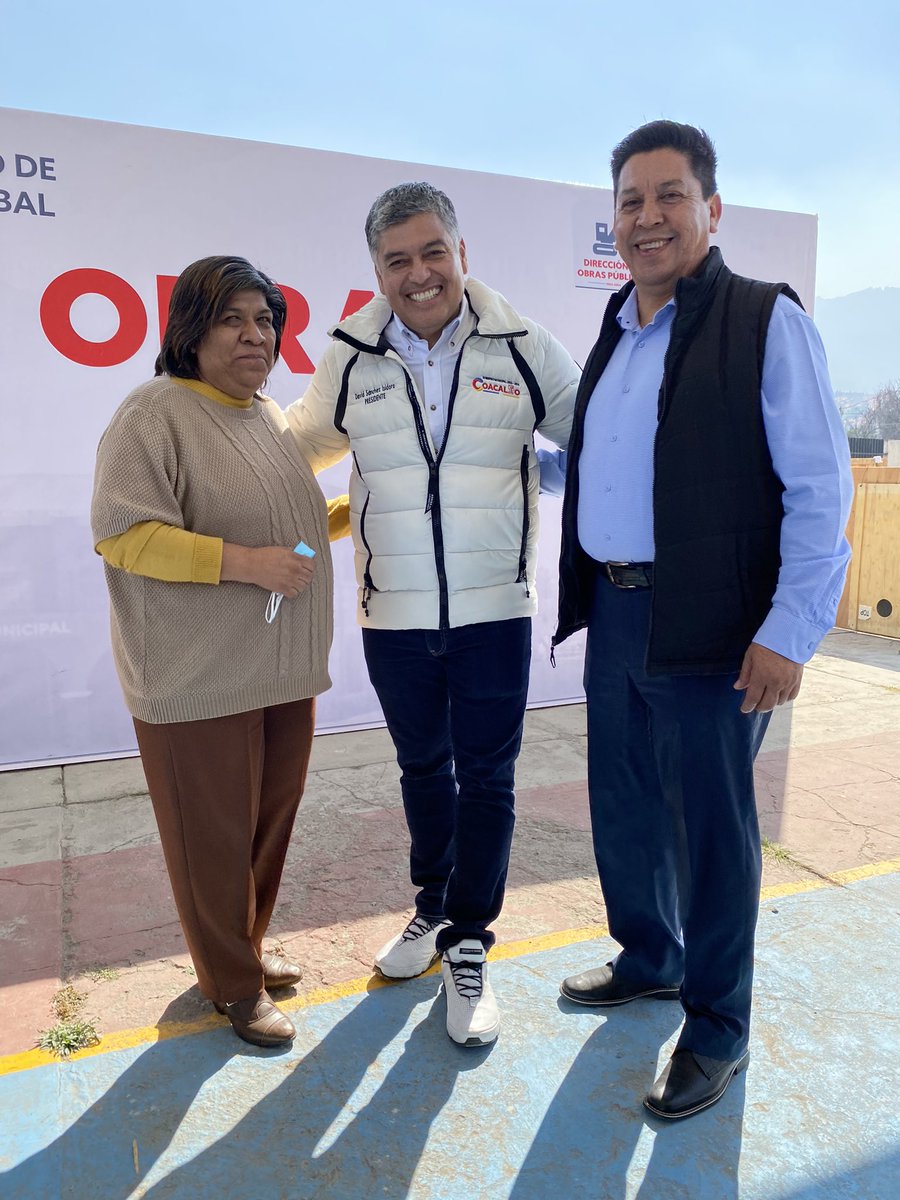 CecytemCoacalc0's tweet photo. Un agradecimiento especial a las autoridades municipales, presididas por el Mtro. David Sánchez Isidoro, que hacen posible la construcción del “Arco-Techo” en @CecytemCoacalc0, beneficiando a sus estudiantes y próximas generaciones. 
@somoscecytem 
@ignacio_rubi https://t.co/tLN5hYjQZC