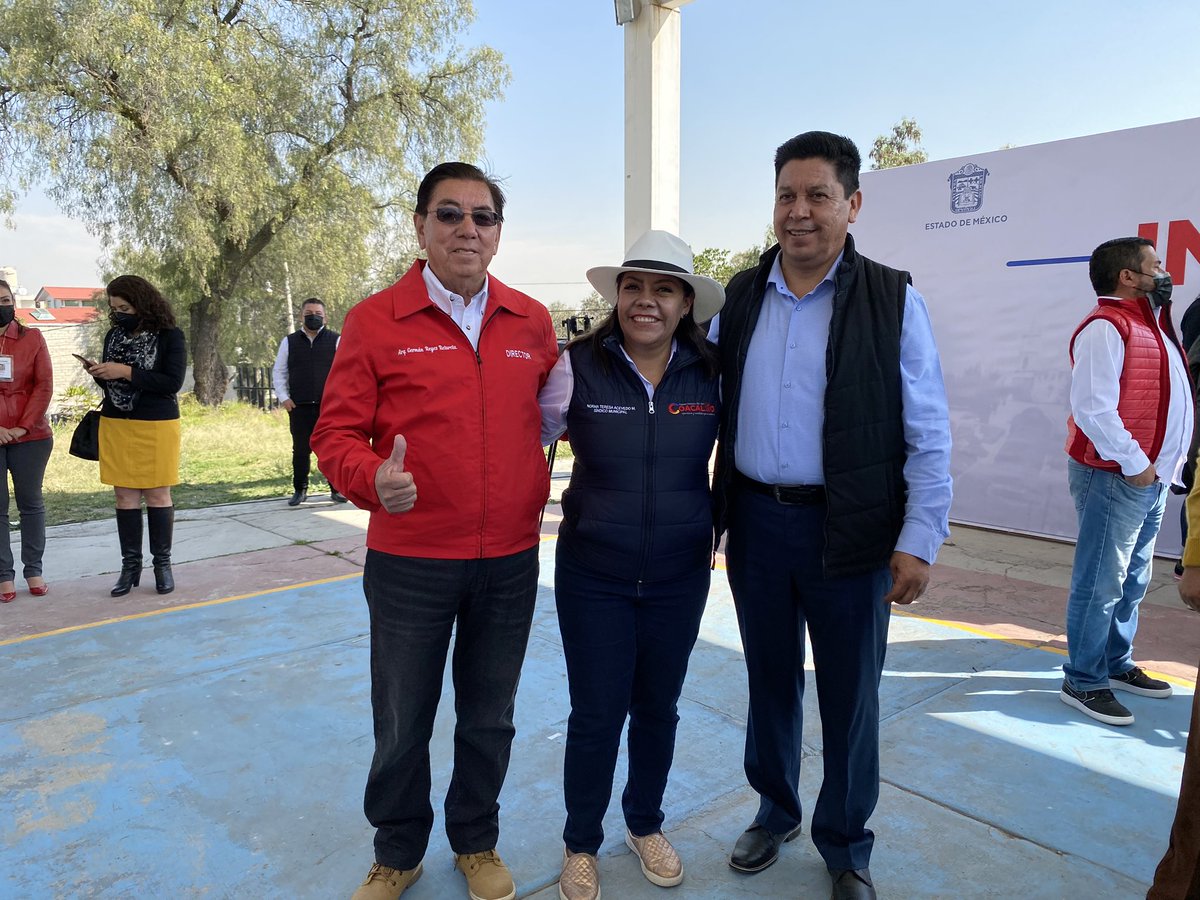 CecytemCoacalc0's tweet photo. Un agradecimiento especial a las autoridades municipales, presididas por el Mtro. David Sánchez Isidoro, que hacen posible la construcción del “Arco-Techo” en @CecytemCoacalc0, beneficiando a sus estudiantes y próximas generaciones. 
@somoscecytem 
@ignacio_rubi https://t.co/tLN5hYjQZC