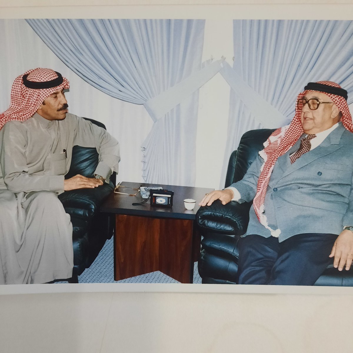 فقد الاردن قبل أيام دولة ا.د. عبدالسلام المجالي واللذي تقلد عدة مناصب ، آخرها رئيساً لمجلس الاعيان وقبله رئيساً للوزراء رحمه الله.. والصوره لقاء صحفي اجريته معه في عمّان عام ١٤٢٠ه تغمد الله الفقيد بواسع رحمته ورضوانه.