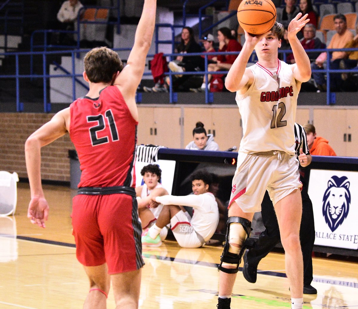 winfreyjake's tweet photo. Good Hope (Class 4A — No. 8) defeats Class 6A Decatur 62-51 (OT) at the Martin Luther King Day Classic.

The Raiders (17-6) received scoring contributions from Kmal Bell (17), Tyler Cone (15), Colton Lindsey (11), Jacob Haynes (seven), Weston Hancock (six) and Eli Clements (six). https://t.co/pvigzTNqUm