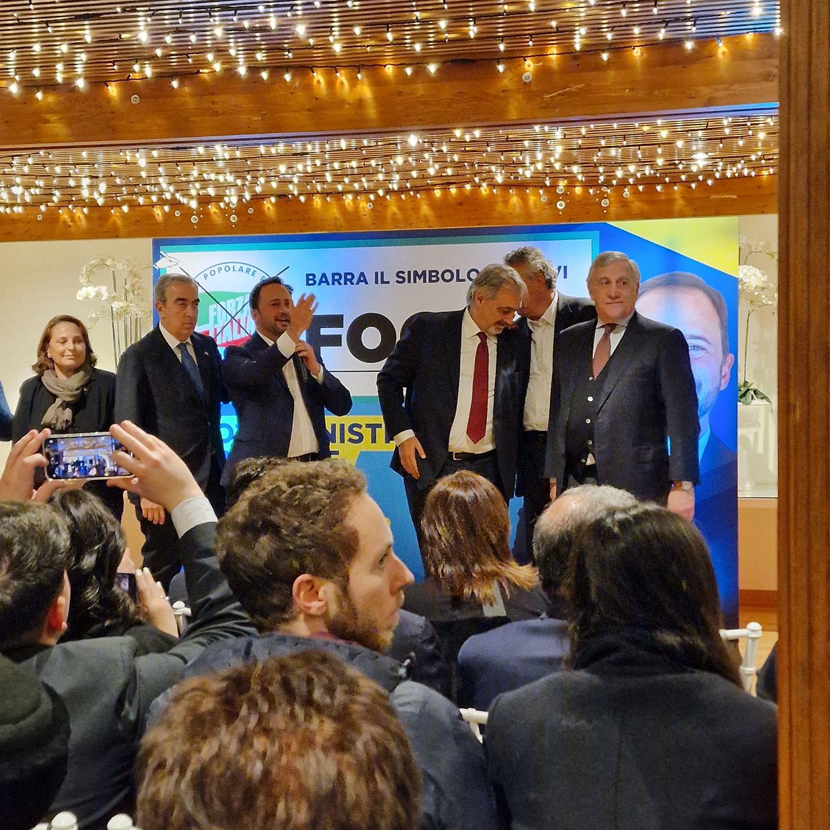 sabzan12's tweet photo. Grazie Simone! Gran bel pomeriggio pieno di idee e propositi vincenti per la Regione Lazio! https://t.co/vArgA6zl8I